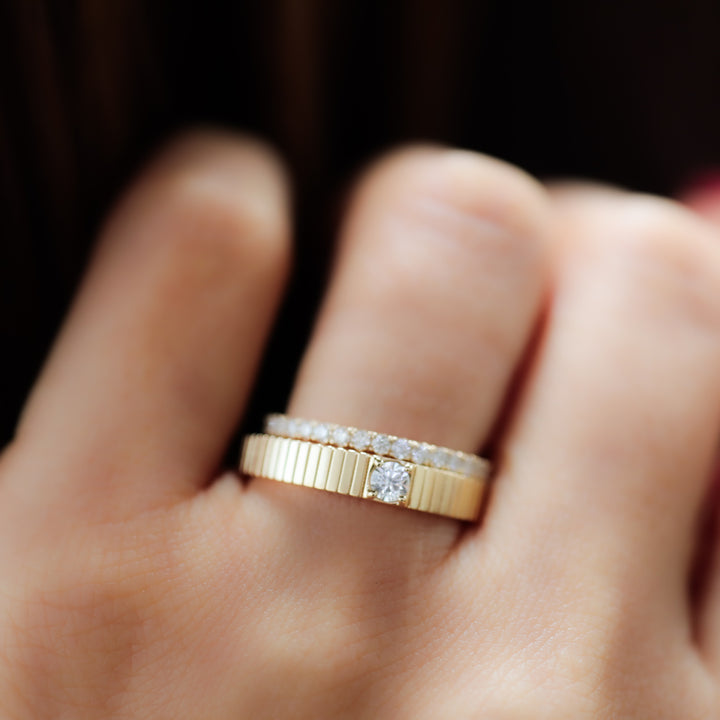 Ripped Vintage Solitaire 0.2 ct Diamond Ring  in 3.5mm 14K Solid Gold Band Engagement Ring
