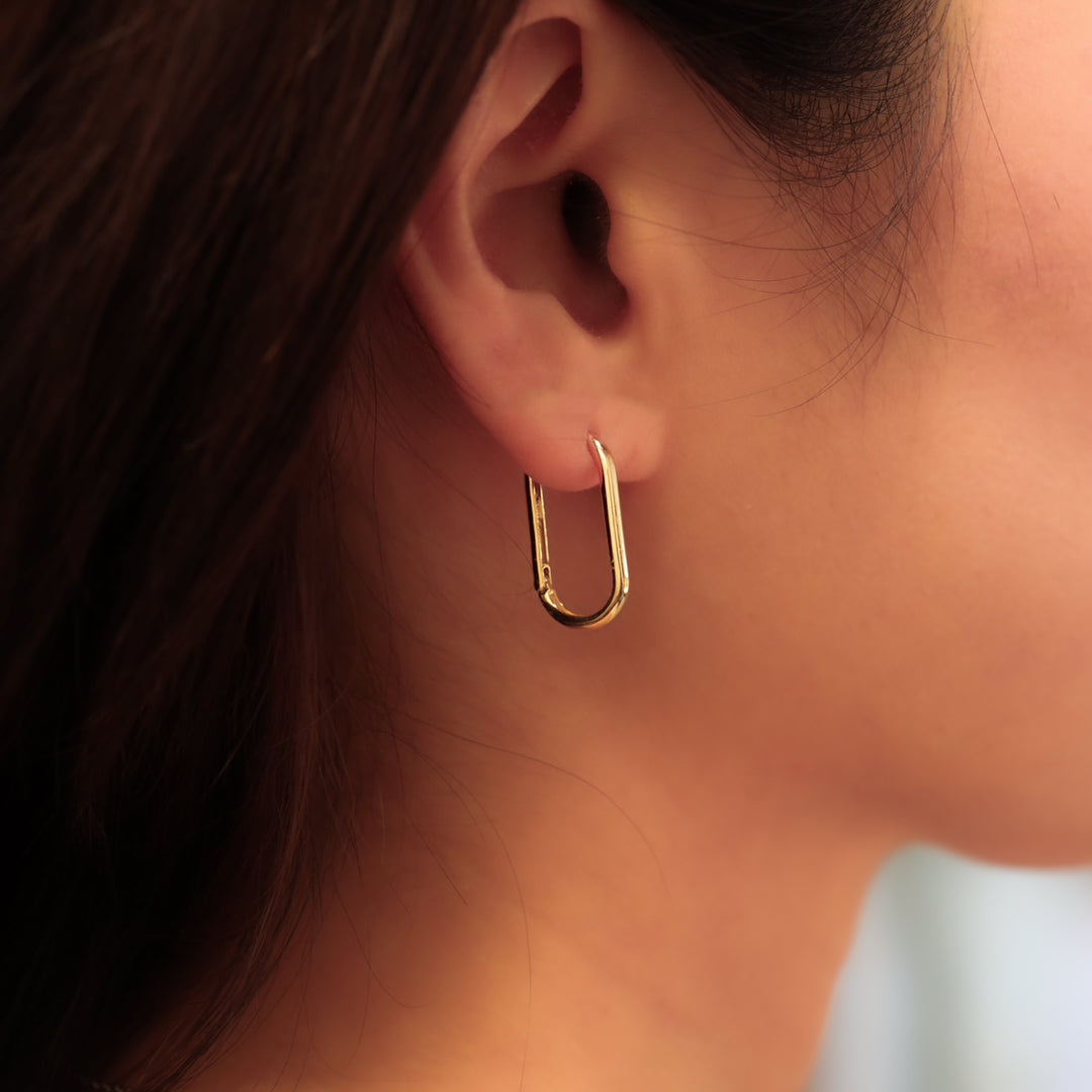Round-Rectangular Huggie Hoop 14K Gold Earrings - Large 21mm