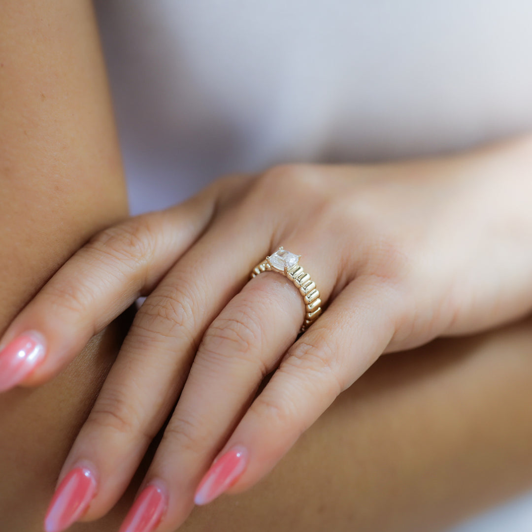 1 ct Cushion-Cut Diamond Fluted Ribbed 14K Gold Ring