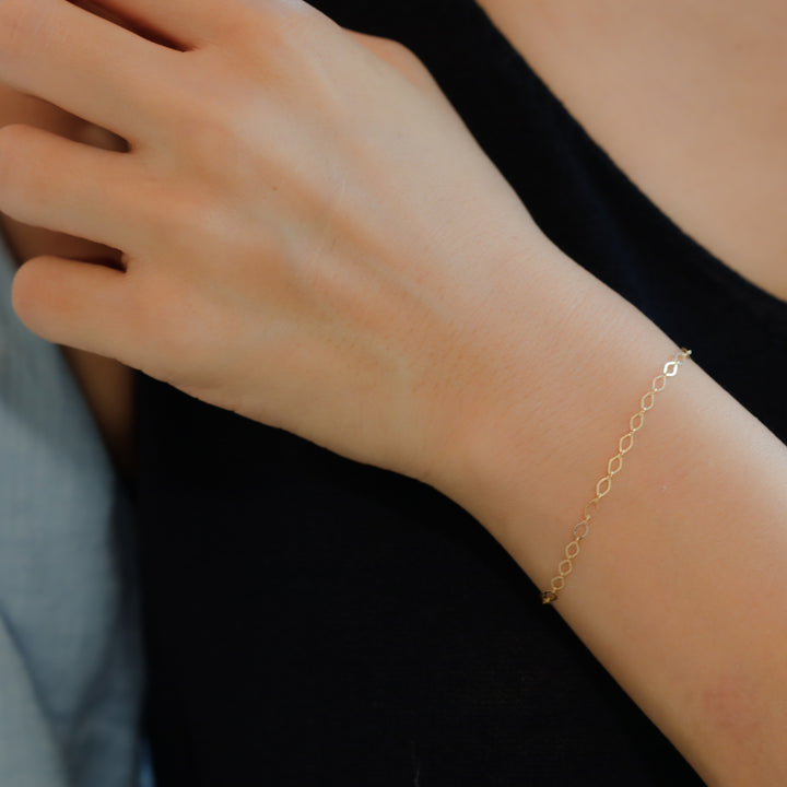 Diamond Shape Flat Link Chain 14K Gold Glitter Bracelet