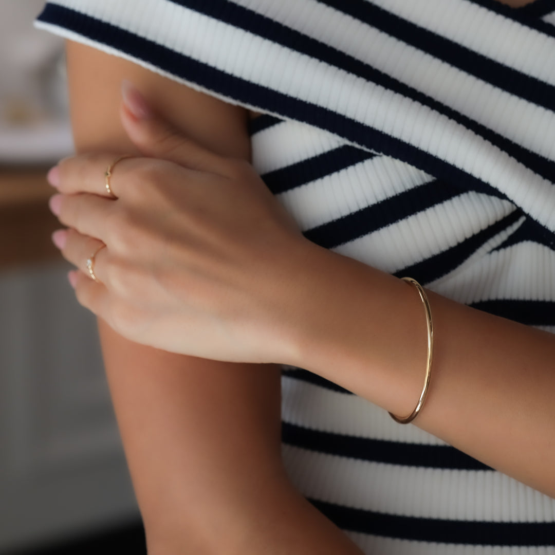 Stackable Gold Bangle, Classic oval Bracelet