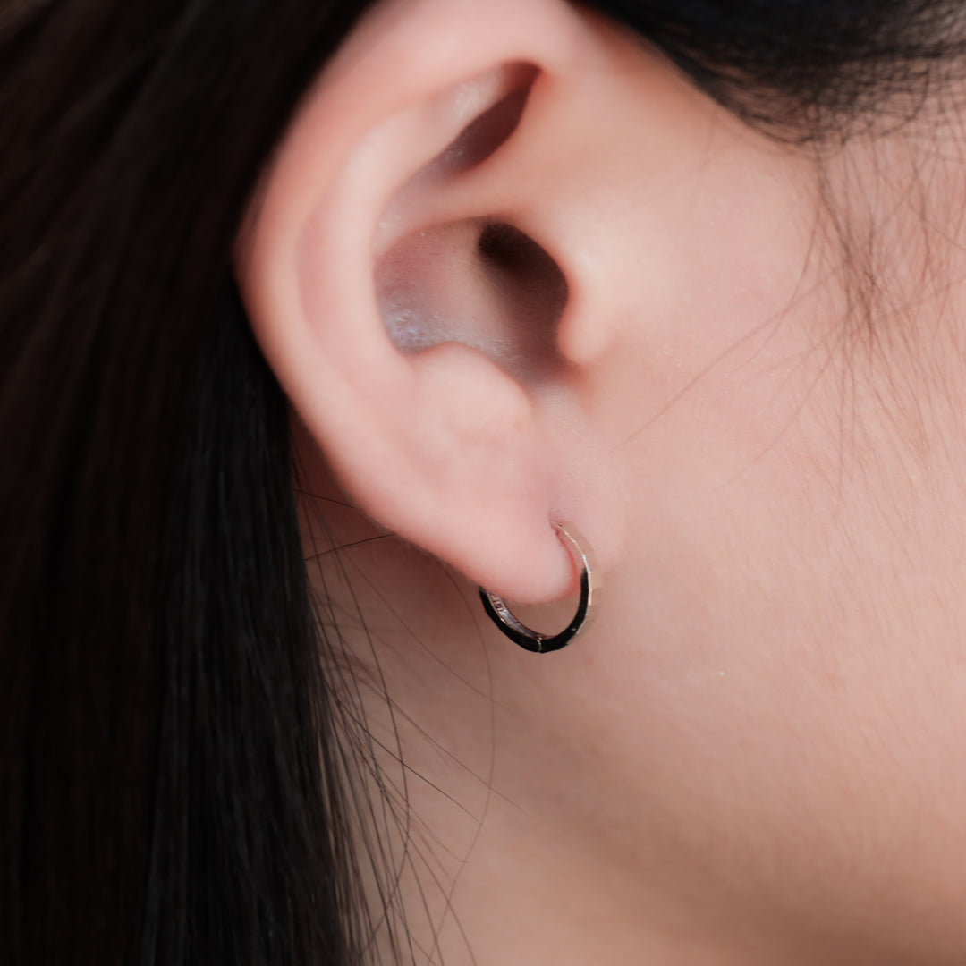 Faceted Light-Catching Shiny Hoop Earrings - Medium 13mm