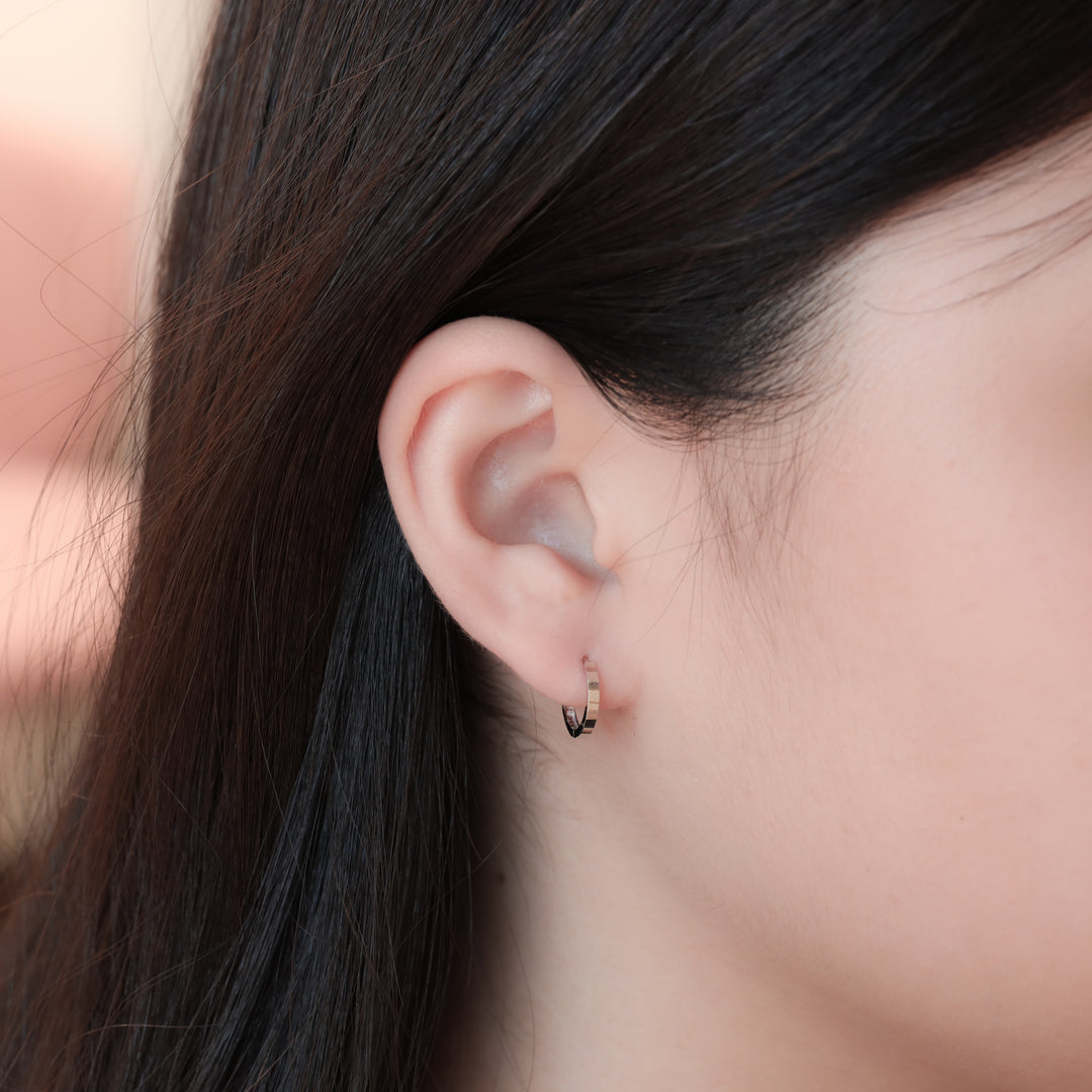 Faceted Light-Catching Shiny Hoop Earrings - Small 11mm