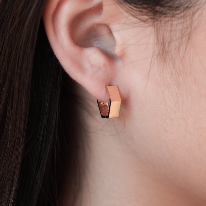 Pentagon-Shaped Huggie Hoop Earrings 14K Yellow Gold