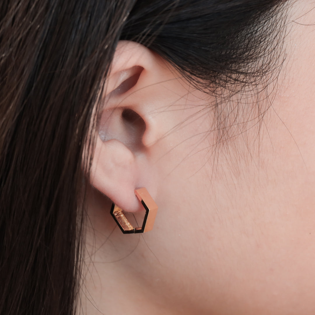 Pentagon-Shaped Huggie Hoop Earrings 14K Yellow Gold