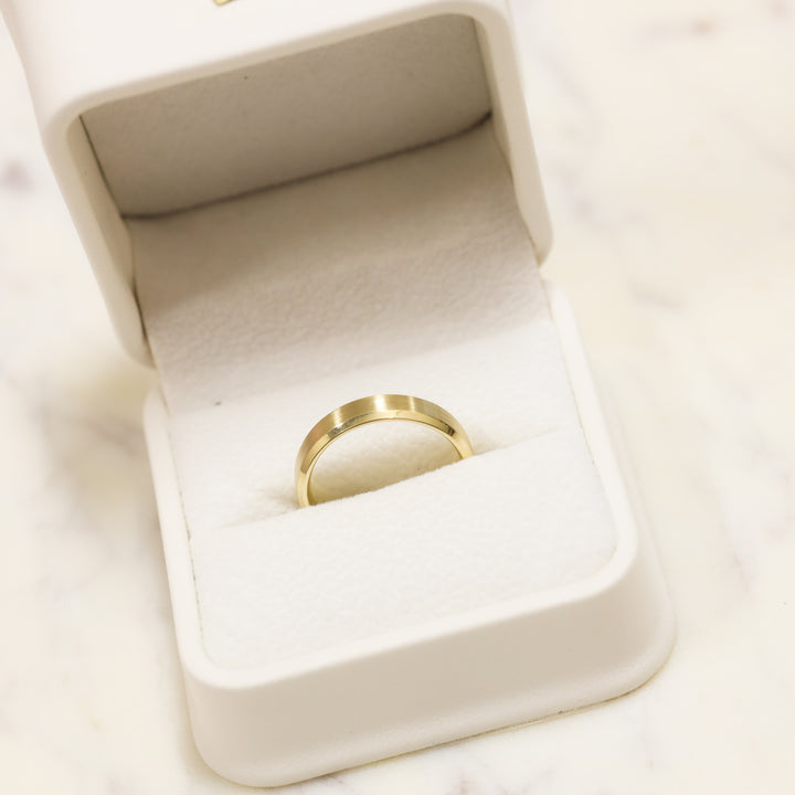 Flat and Beveled Edge Men Wedding Band Ring - 4mm