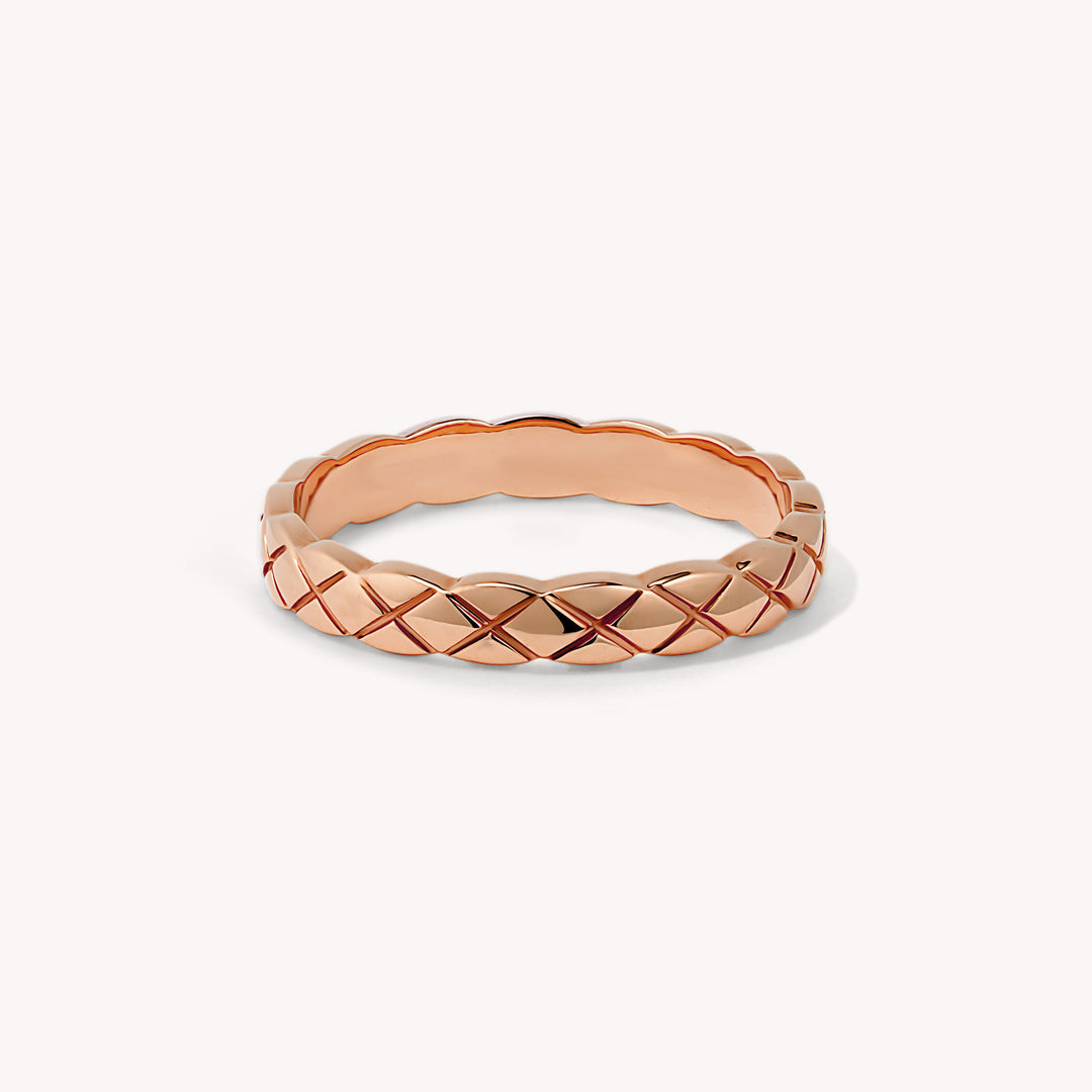 Elegant Quilted Pattern Ring in 14K Gold 3mm