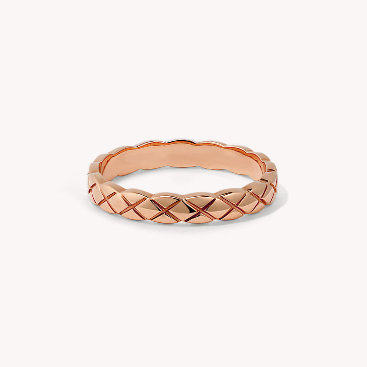 Elegant Quilted Pattern Ring in 14K Gold 3mm
