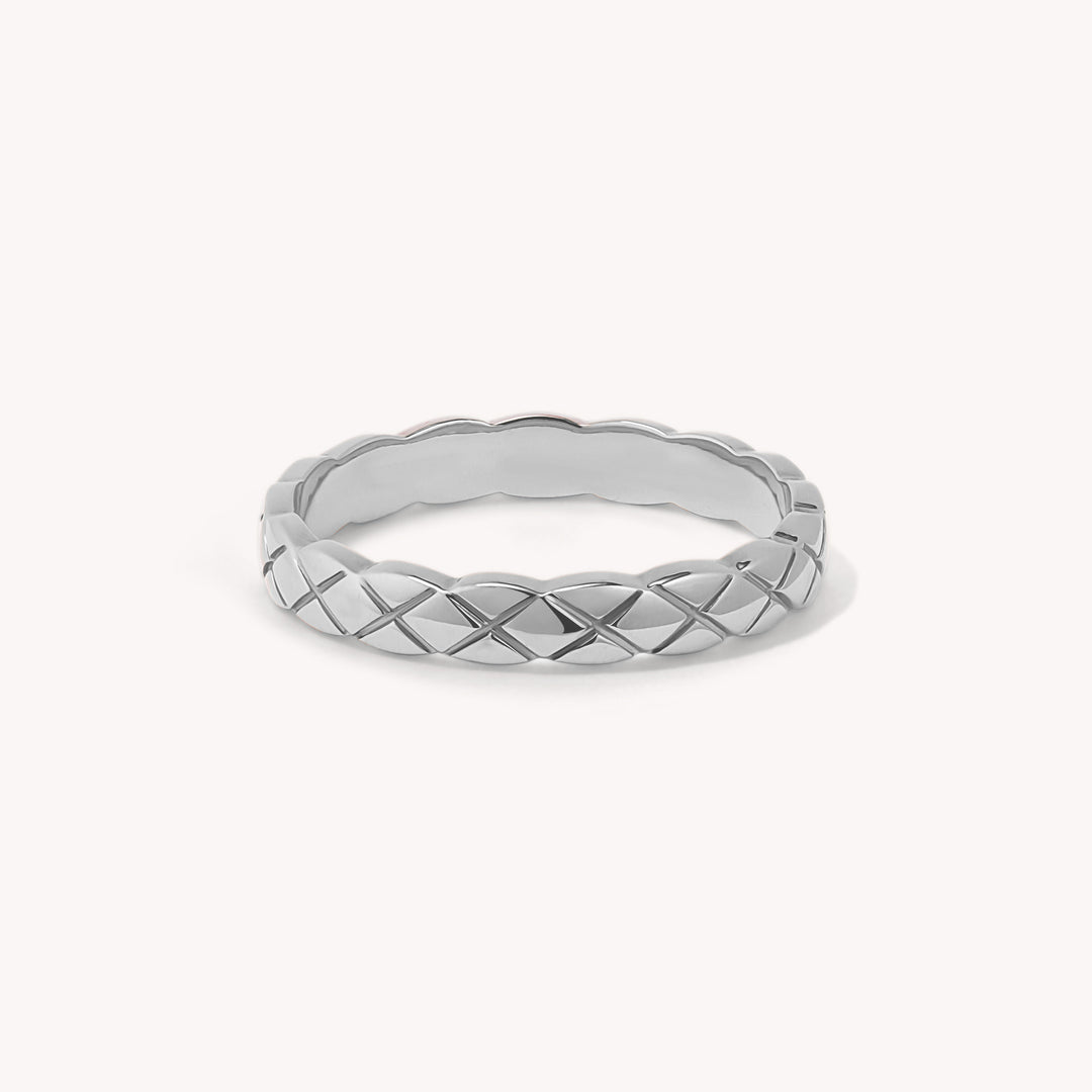 Elegant Quilted Pattern Ring in 14K Gold 3mm