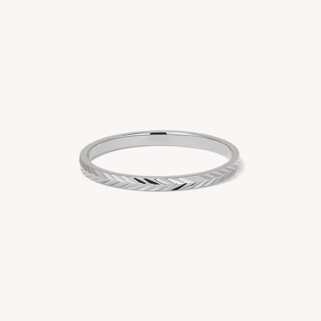 Herringbone Chevron Eternity Ring – 14K Gold Diamond-Cut Band