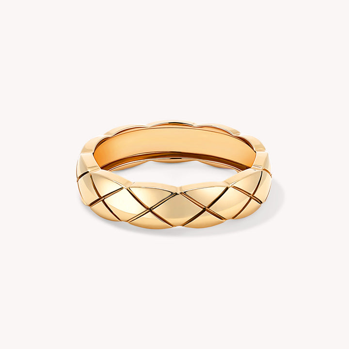 Elegant Quilted Pattern Ring in 14K Gold 5mm