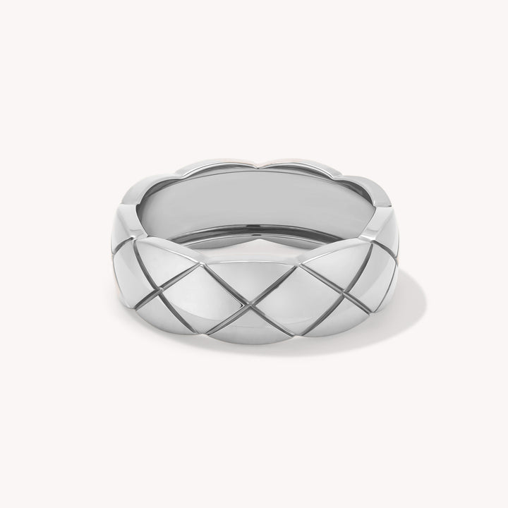 Elegant Quilted Pattern Ring in 14K Gold 7mm