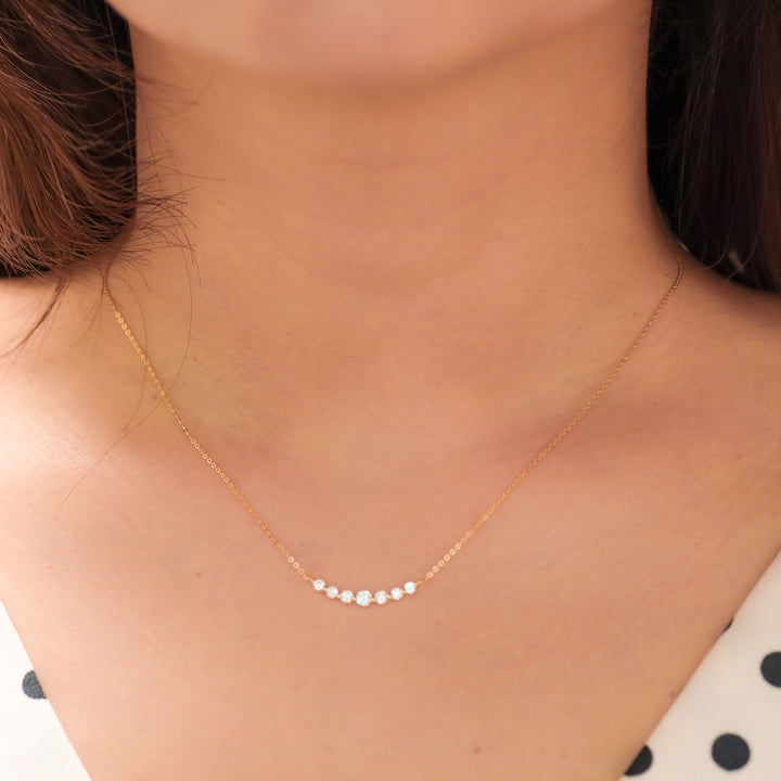 Graduated 7 Diamond Necklace in 14K Gold