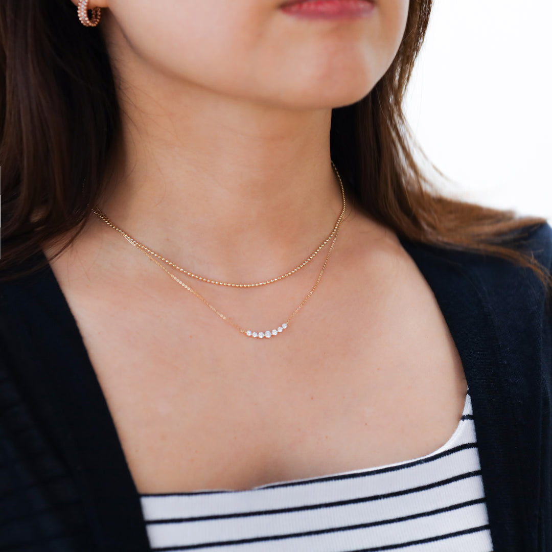 Graduated 7 Diamond Necklace in 14K Gold