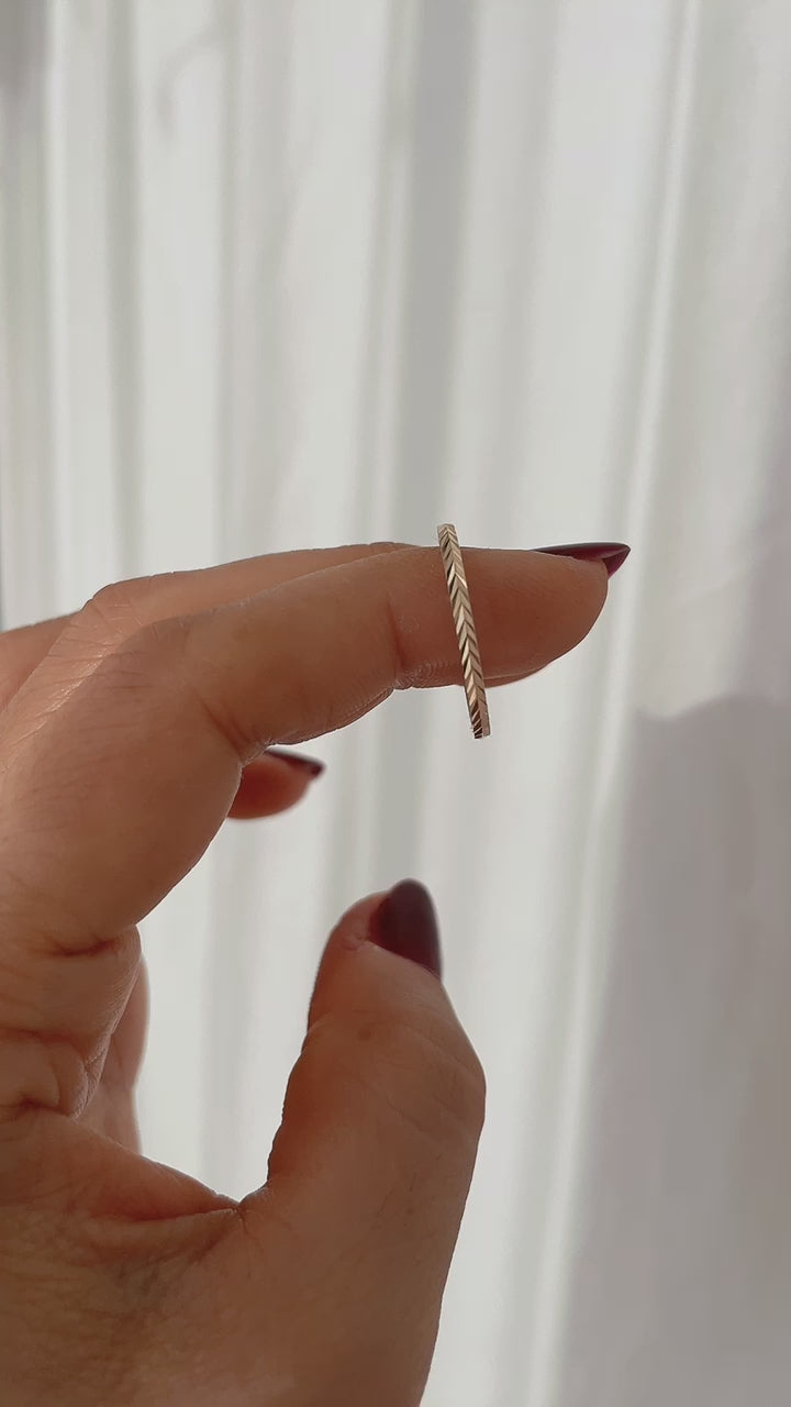 Herringbone Chevron Eternity Ring – 14K Gold Diamond-Cut Band