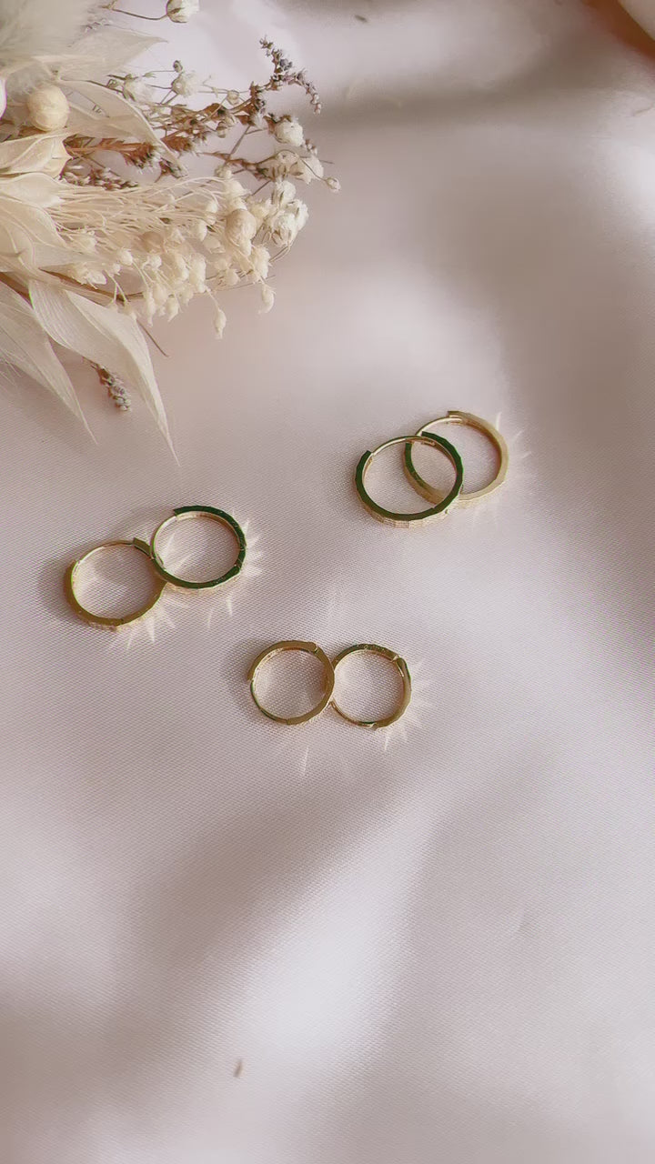Faceted Light-Catching Shiny Hoop Earrings - Small 11mm