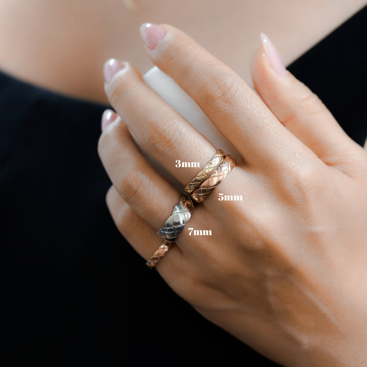 Elegant Quilted Pattern Ring in 14K Gold 5mm