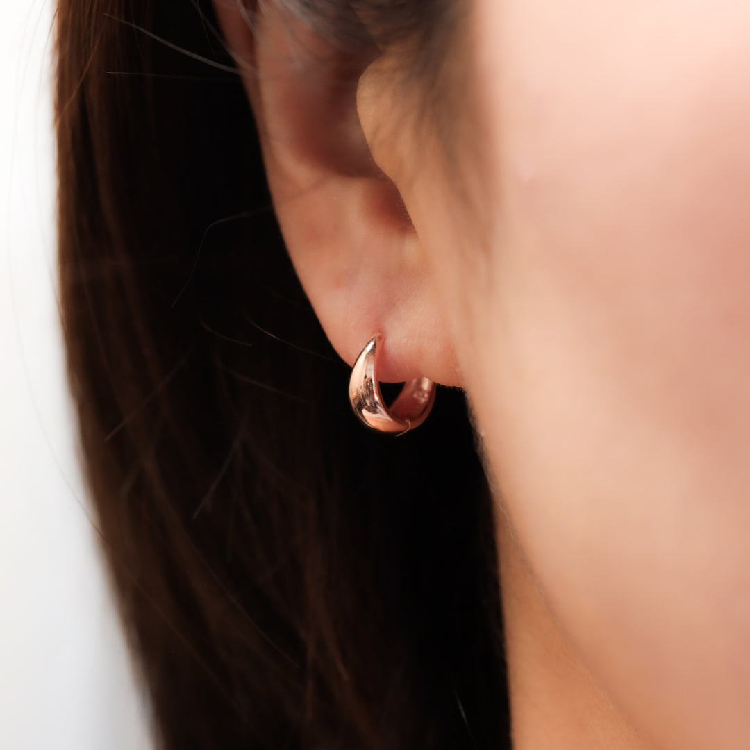 Teardrop Hoop Earrings in 14K Solid Gold - Medium 16mm